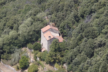 Fototapeta na wymiar Maison dans la montagne, Cévennes