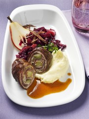 Beef roulade with pear, red cabbage and chocolate and mashed potato