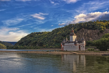 Fototapeta na wymiar Burg Pfalzgrafenstein im Rhein