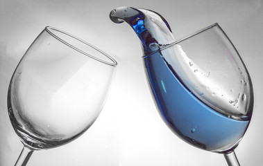 Wine glass fluid motion