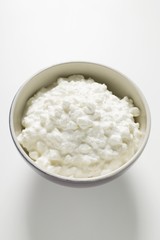 Cotttage cheese in a bowl
