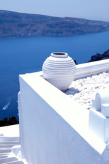 white greek pot on white terrace, Oia, Santorini, Cyclades, Gree - 89477091