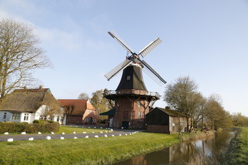 historische Windm&uuml;hle