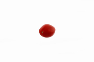 rote tomate auf weiss