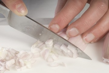 Dicing a shallot
