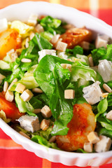 Salad with tomatos, tuna fish and croutons