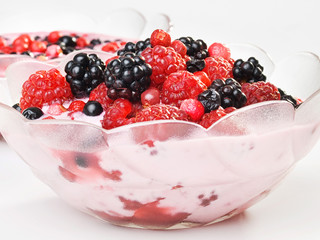 Berry yogurt