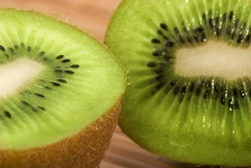 Two kiwi fruit halves (close-up)