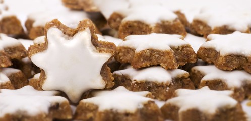 Cinnamon stars (full-frame)