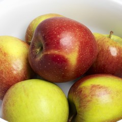 Fresh apples in a bowl