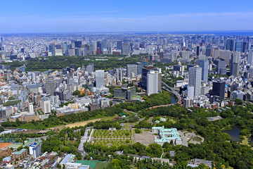 Fototapeta na wymiar 迎賓館と皇居／迎賓館から東京駅方向を望む
