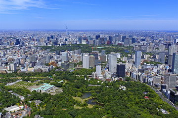 Naklejka premium 迎賓館と皇居／迎賓館から東京駅方向を望む