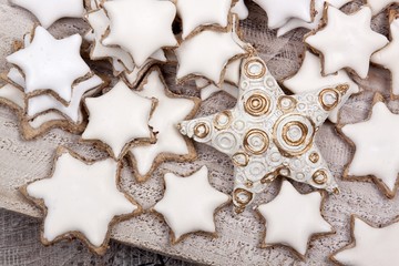 Cinnamon stars and Christmas decorations