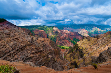 Obraz premium Overlooking Waimea Canyon State Park, Kauai, Hawaii, USA