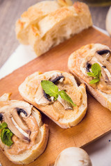 bread with mushrooms