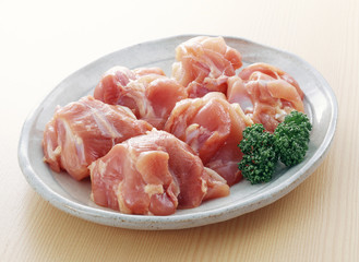 鶏のモモ肉　角切り