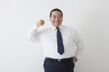 お腹がきになる中年男性