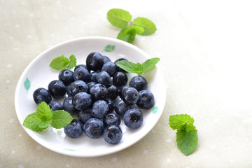 ブルーベリーとミントの葉