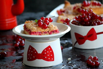 cupcakes with fruit and chantilly