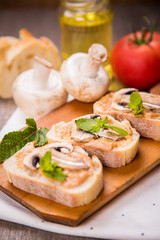 bread with mushrooms