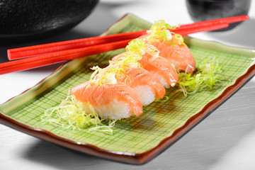 Salmon Niguiri