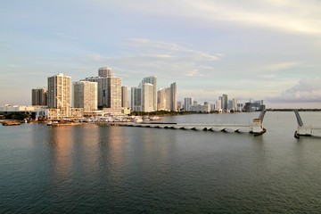 Fototapeta na wymiar Sunrise, Miami downtown