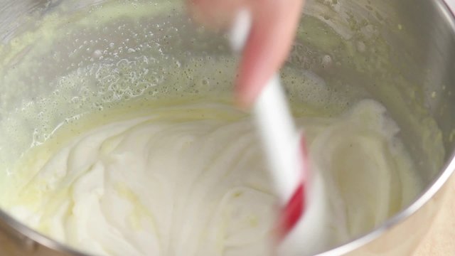 Folding whipped cream into cr&egrave;me