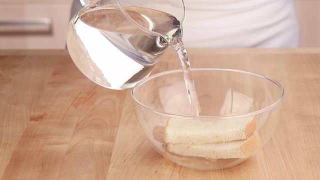 Bread being soften in lukewarm water