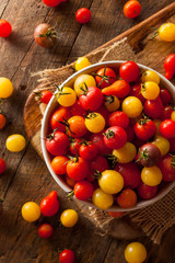 Fototapeta na wymiar Organic Heirloom Cherry Tomatos