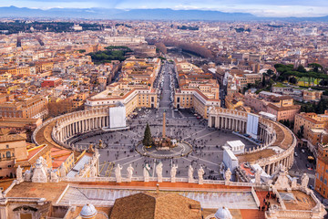 Fototapeta premium Saint Peter's Square in Vatican and aerial view of Rome