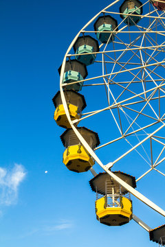 Roda Gigante / Roda gigante com c&eacute;u azul
