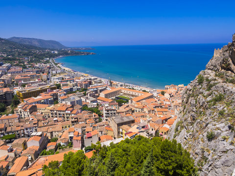 Italy, Sicily, Cefalu, View to old town of Cefalu from Rocca di Cefalu
