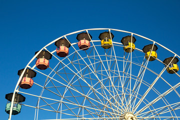 Roda Gigante / Roda gigante com céu azul