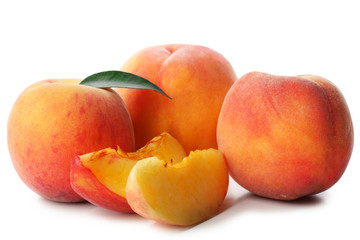 Fototapeta na wymiar Fresh peaches isolated on white