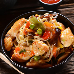 Chicken with Rice Noodles and Vegetables