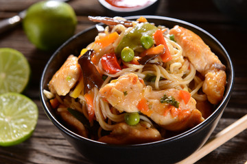 Chicken with Rice Noodles and Vegetables