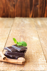 Dark chocolate with mint leaf and cinnamon