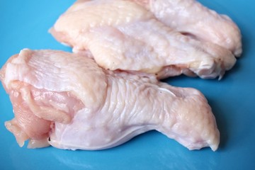 Raw chicken wings