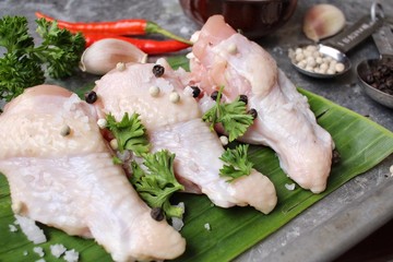 Raw chicken wings