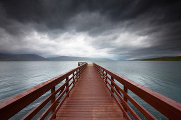 Fototapeta premium Der einsame Steg aufs Meer