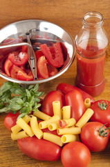 Roman and San Marzano tomatoes to make the past