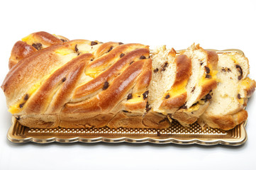 Braid custard and chocolate chips