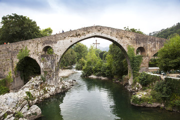 Fototapeta na wymiar Puente romano de Cangas de Onís. Asturias, España