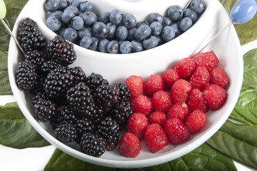 berries, blueberries, blackberries, raspberries
