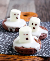 Spooky Boo ghost cookies