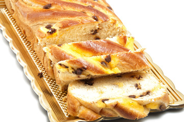 Braid custard and chocolate chips