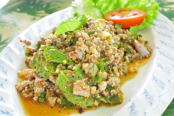 Minced Duck Spicy Salad with Herbs