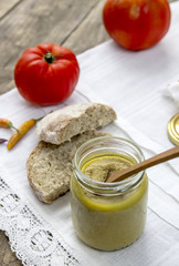 Hummus crostini with  tomatoes