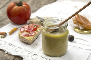 Hummus crostini with  tomatoes