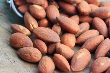 Obraz premium almonds with salt